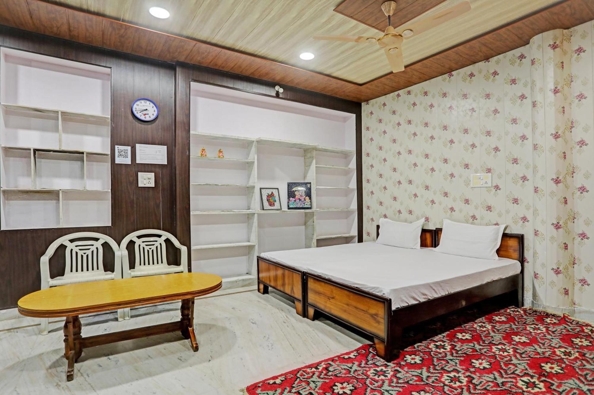 O The Gunjan Palace *