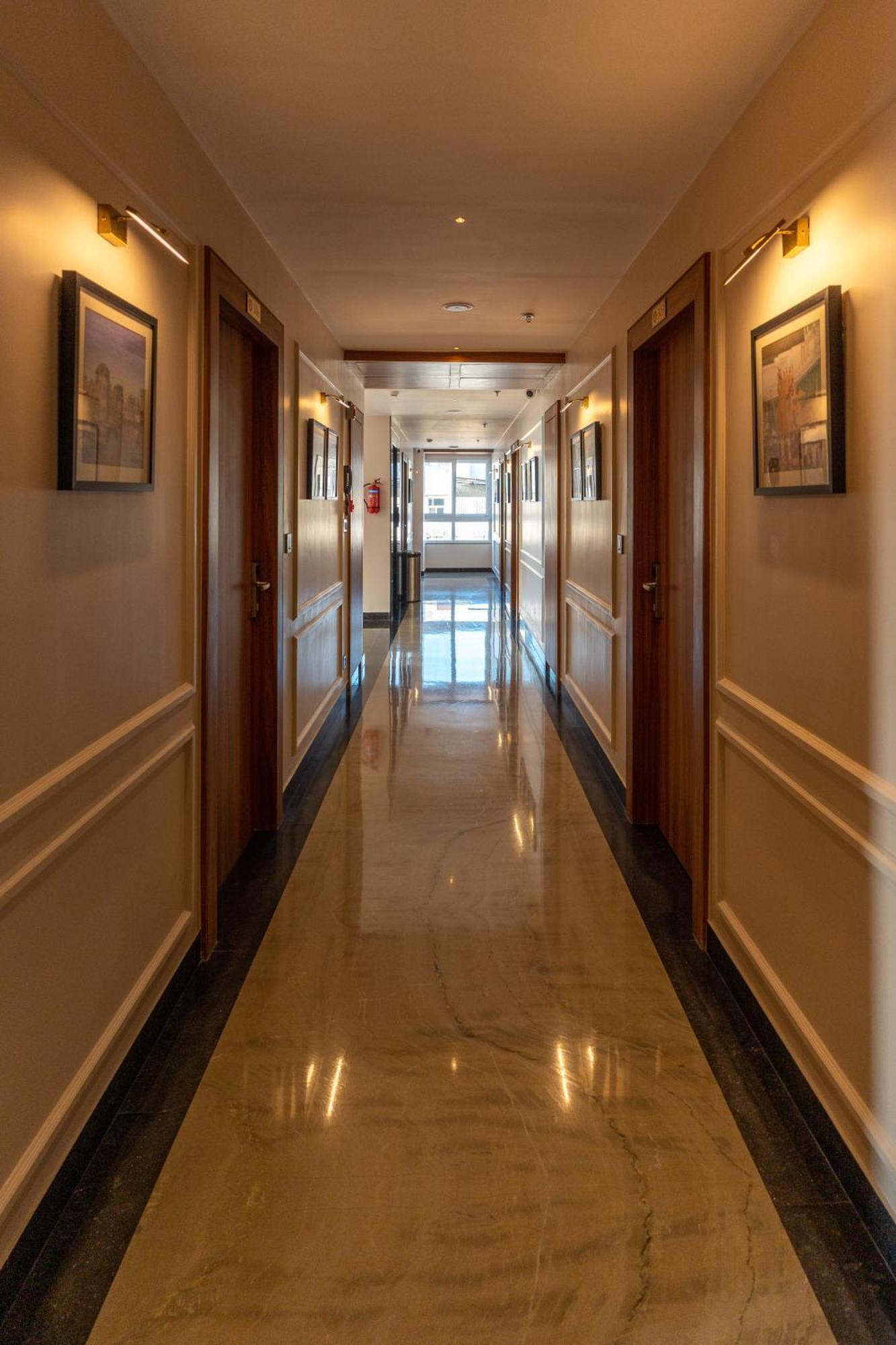 Hotel Raghunandan Palace - A Premier Boutique Stay, Center & 500 Meters From Railway Station