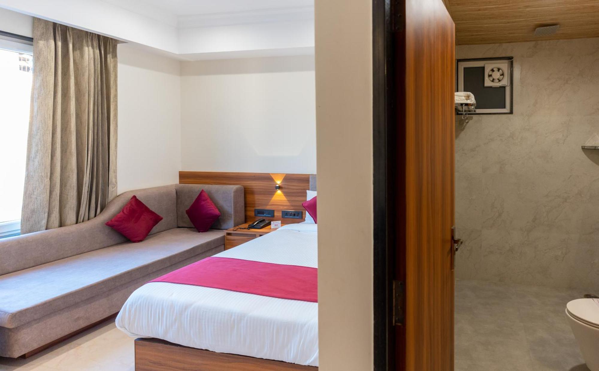 Hotel Raghunandan Palace - A Premier Boutique Stay, Center & 500 Meters From Railway Station Udaipur