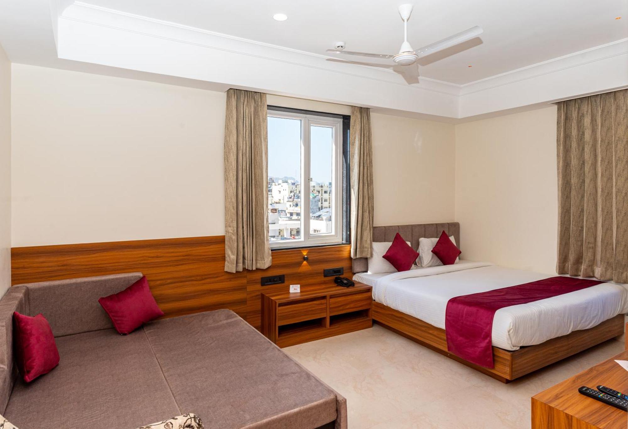 Raghunandan Palace - A Premier Boutique Stay, Center & 500 Meters From Railway Station