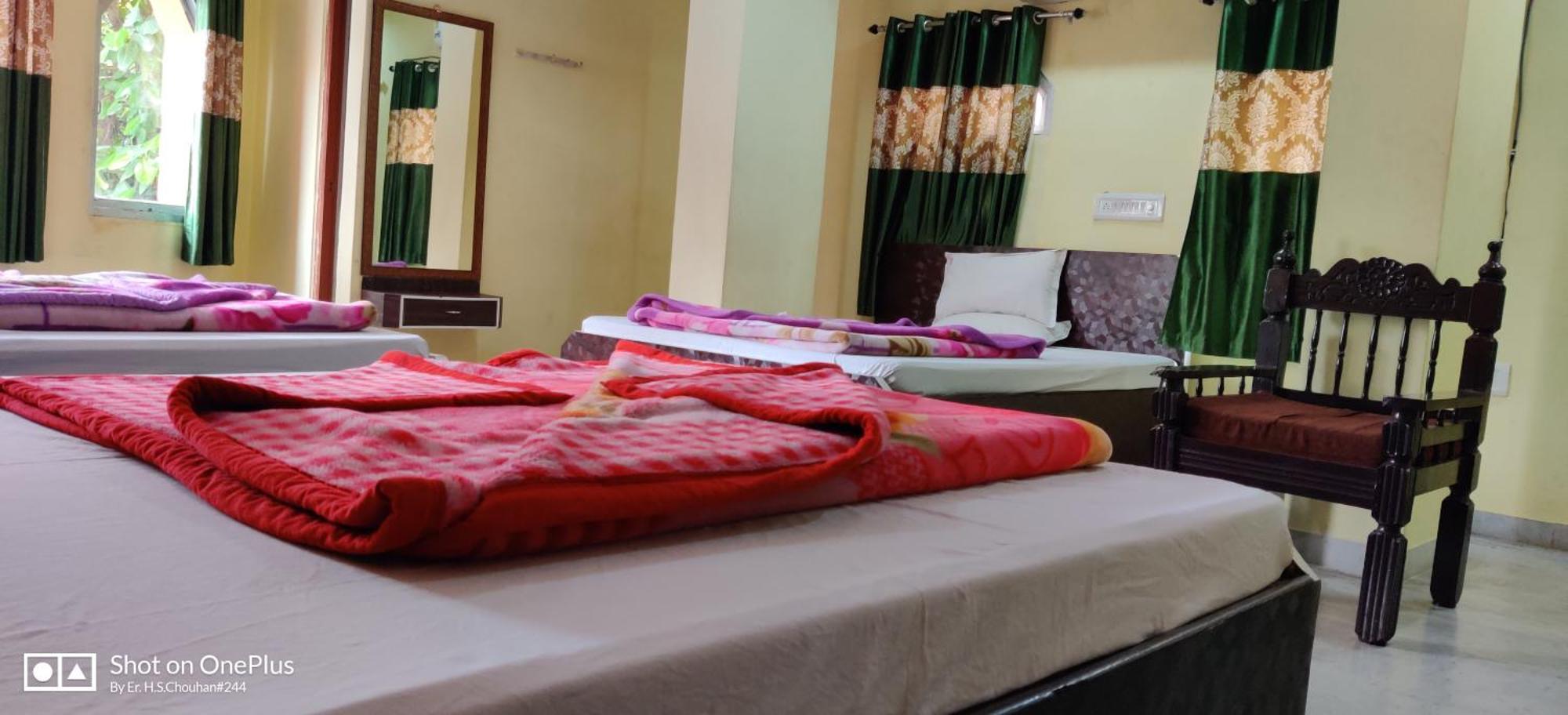 Hotel Gokul Palace