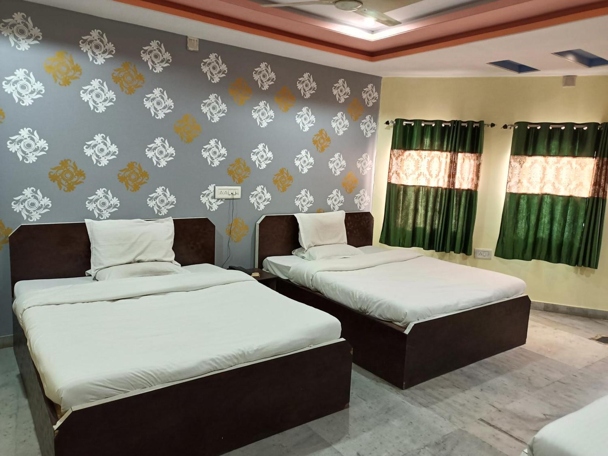 Gokul Palace Hotel