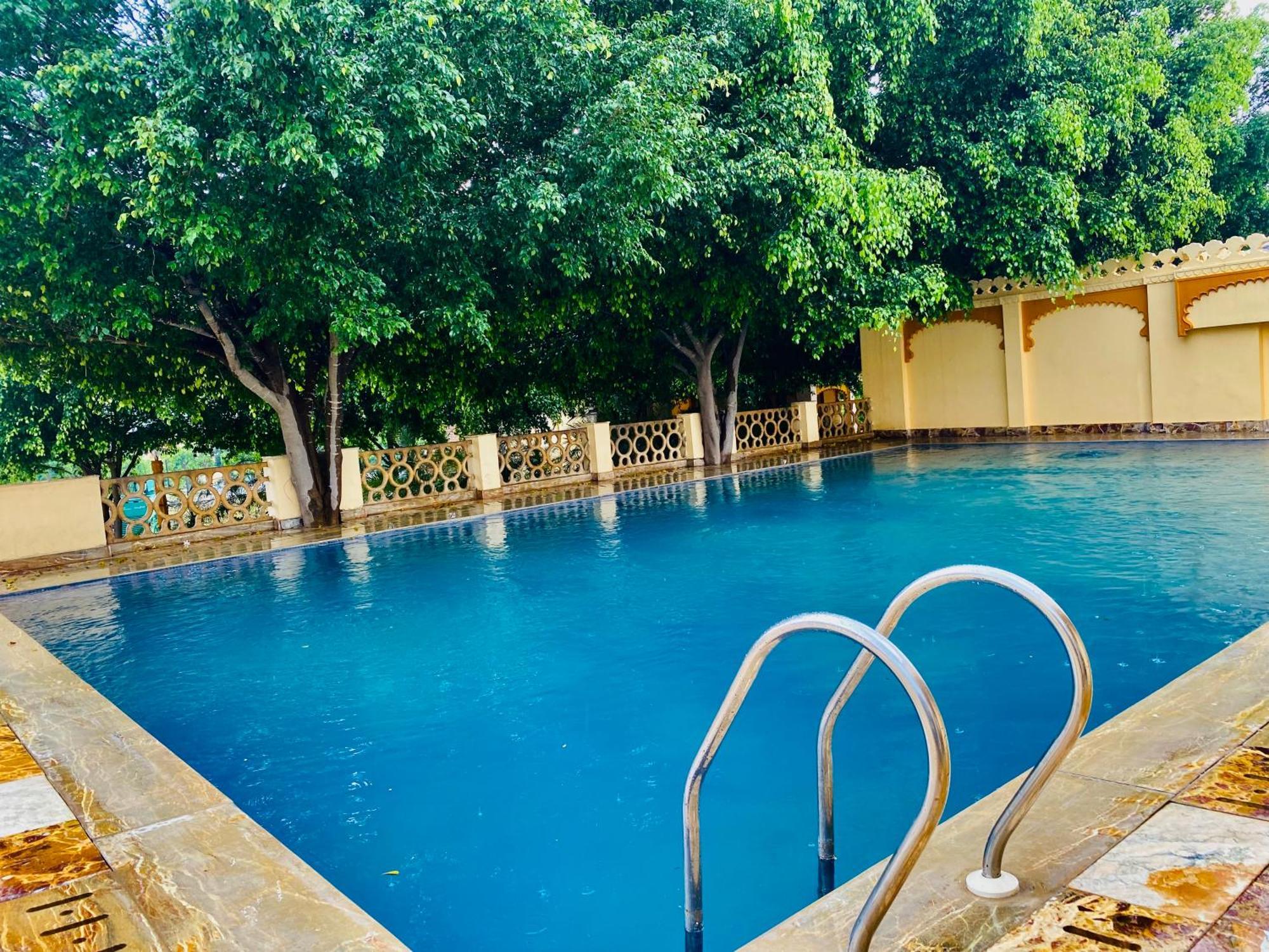 Udai Valley Resort- Top Rated In With Mountain View 4* Udaipur