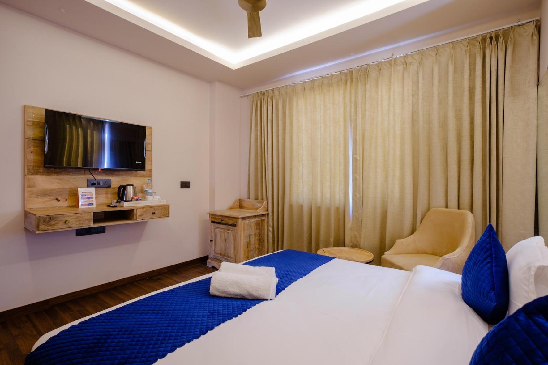 Infinia - A Luxury Boutique