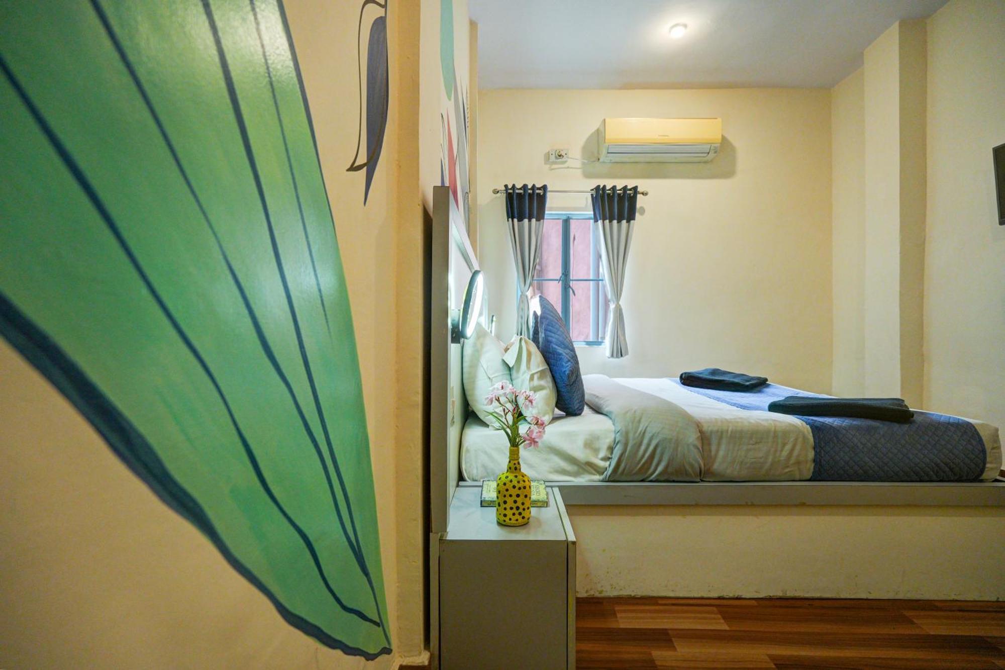 Shalom Backpackers