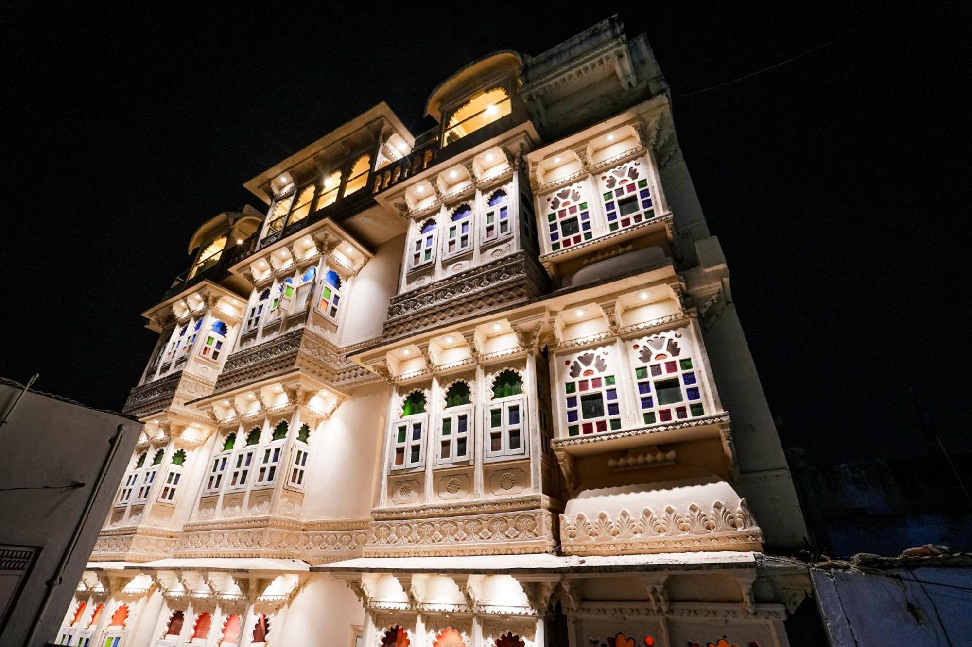 Royal Rafahiya - A Rooftop View Near Pichola Hotel 4*