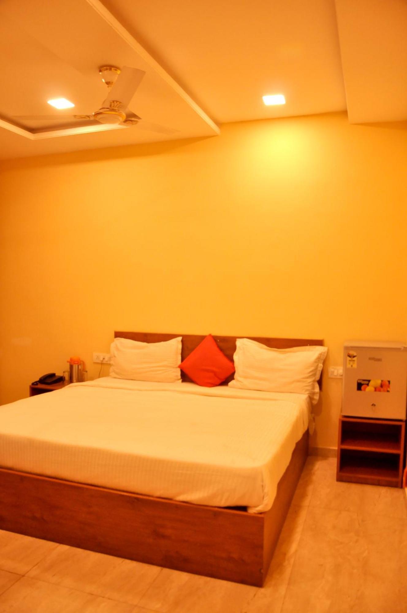 Krishn Palace Hotel