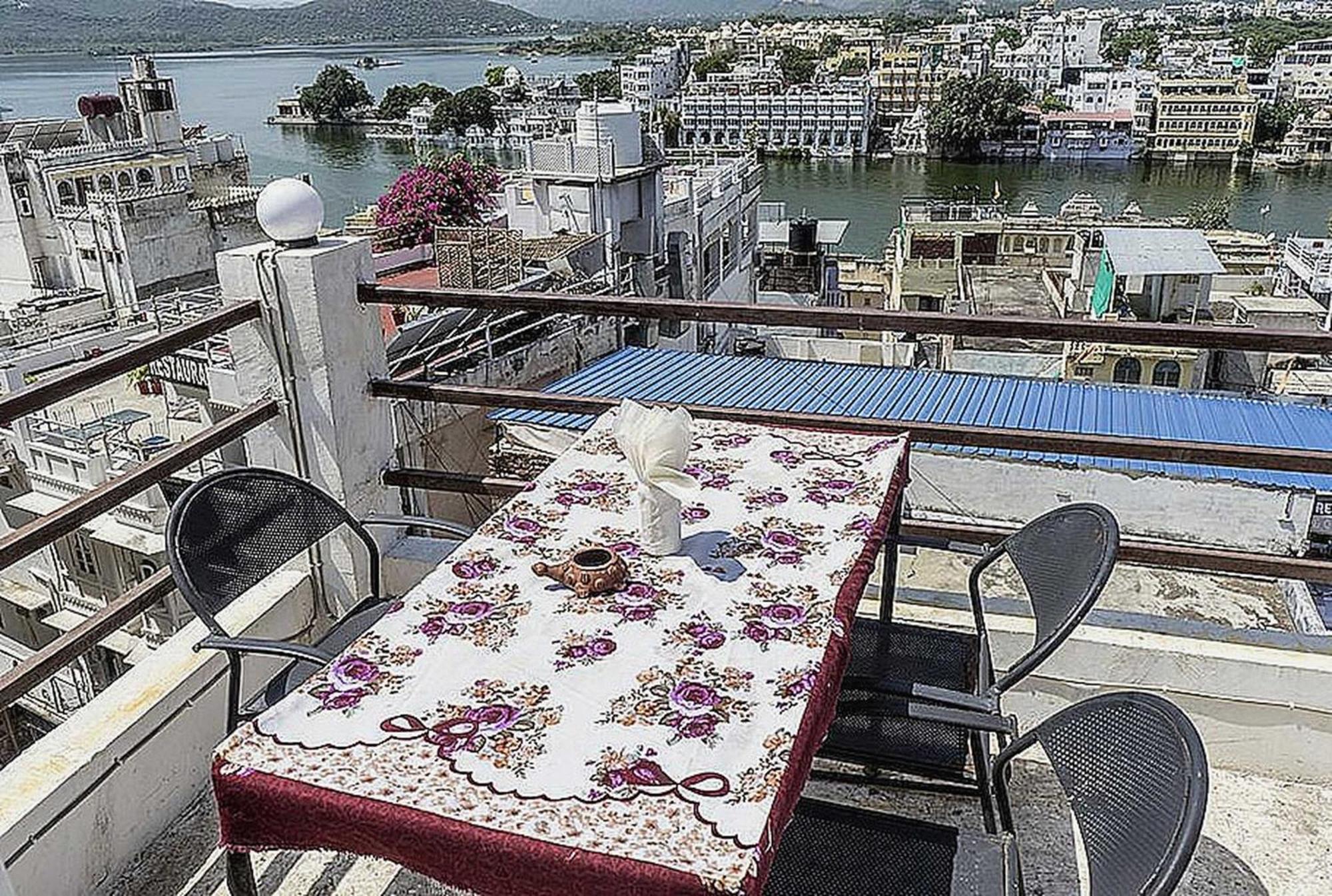 O Gyan Hotel