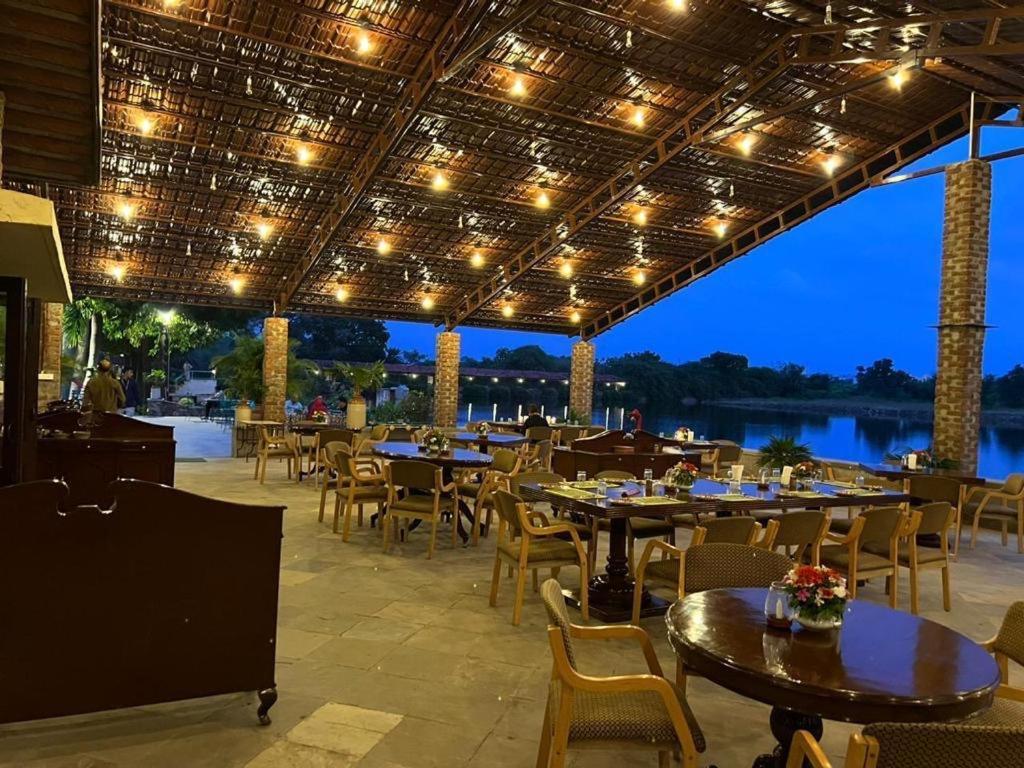 Hotel Shikarbadi - By The Lake Heritage By Hrh Group Of Udaipur