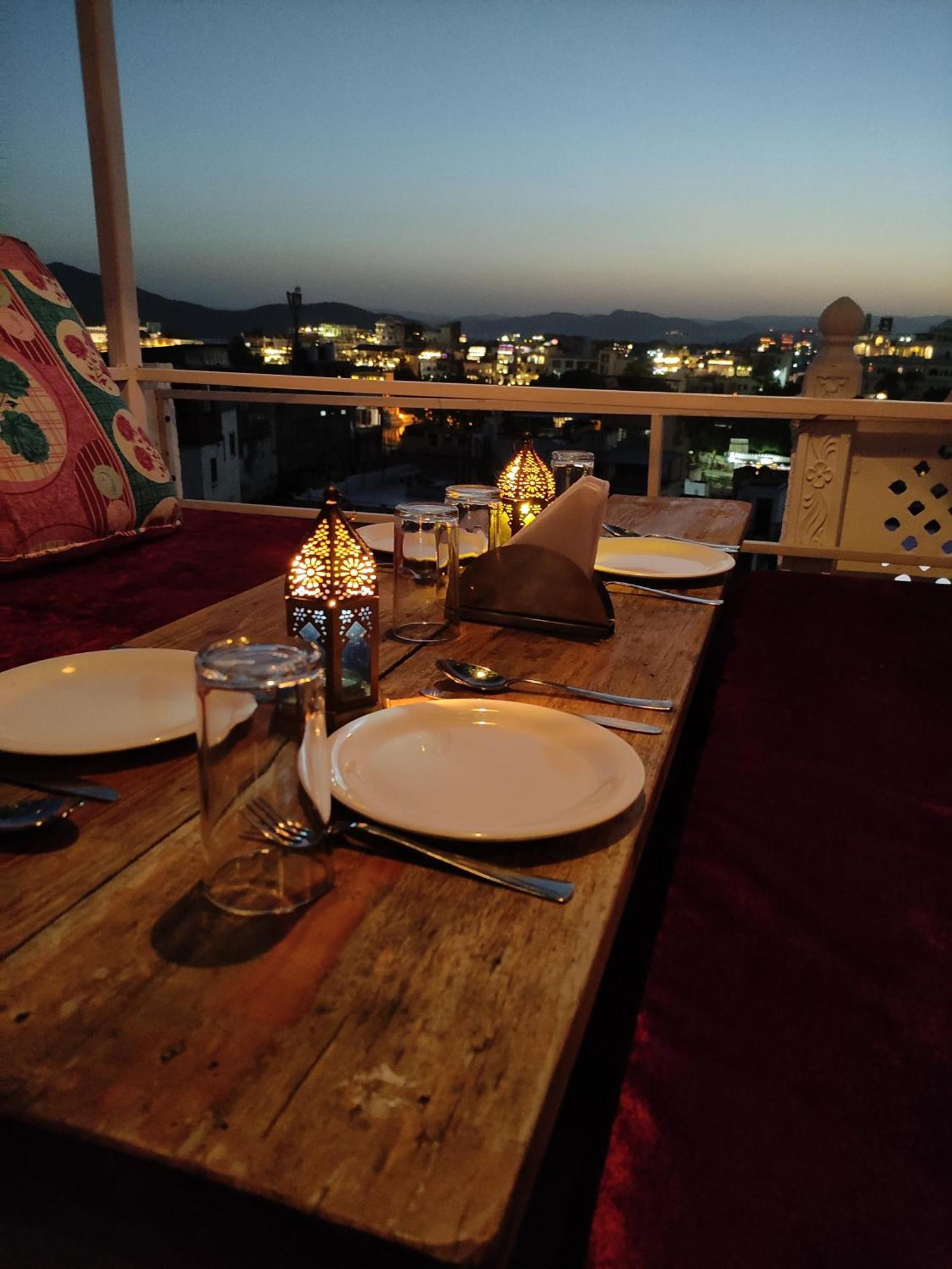 Krishna Guest house *
