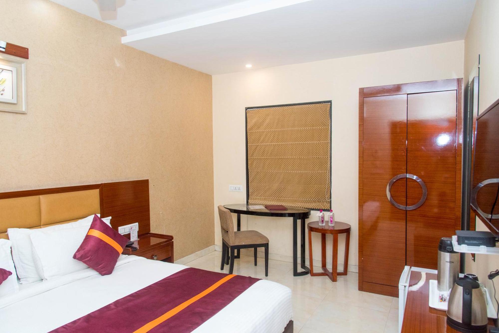 Hotel Raghu Mahal 3*