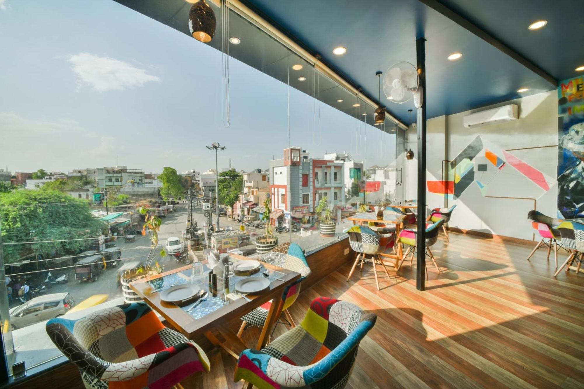 Hotel Oyo Flagship 40796 Banjara Luxury