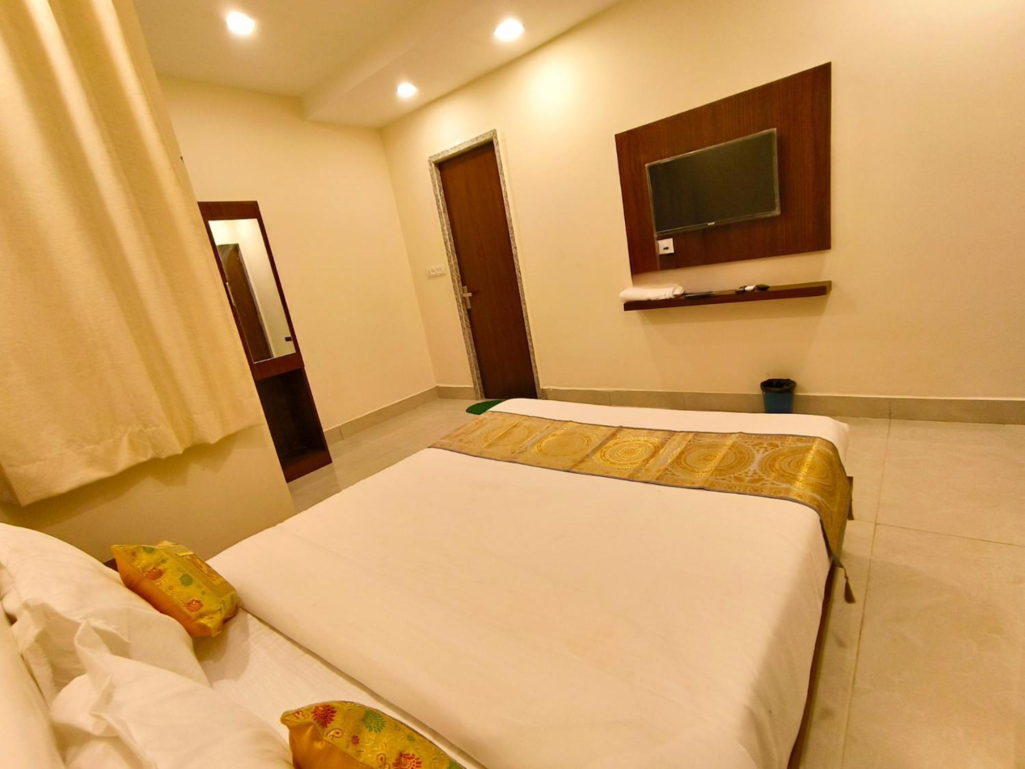 Hotel Veer Palace Near Udaipole Udaipur