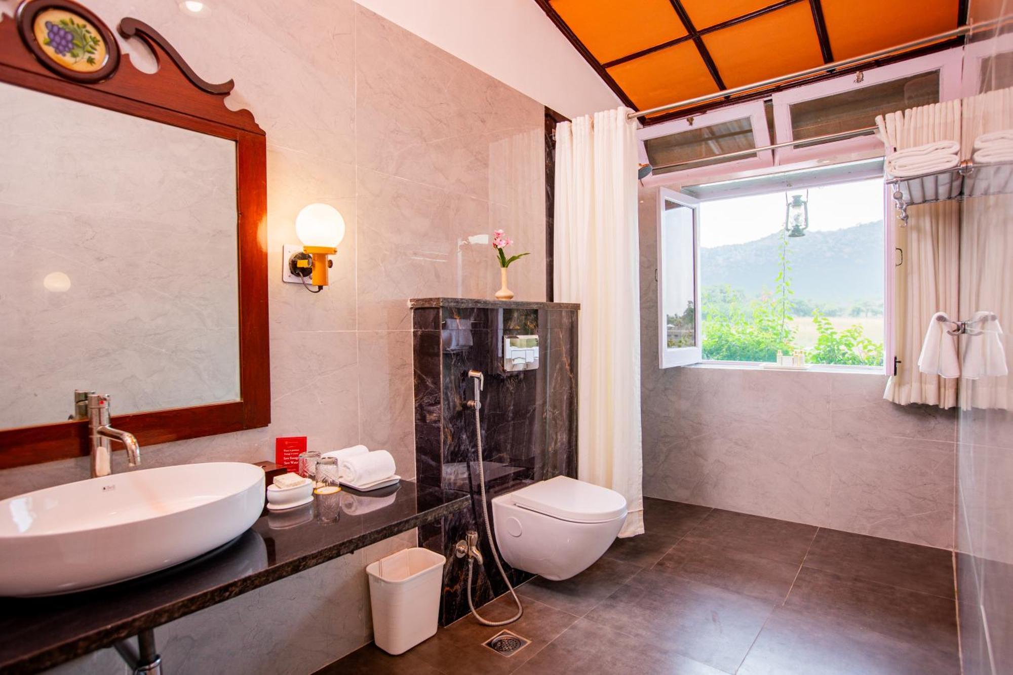 Shikarbadi - By The Lake Heritage By Hrh Group Of Hotel Udaipur