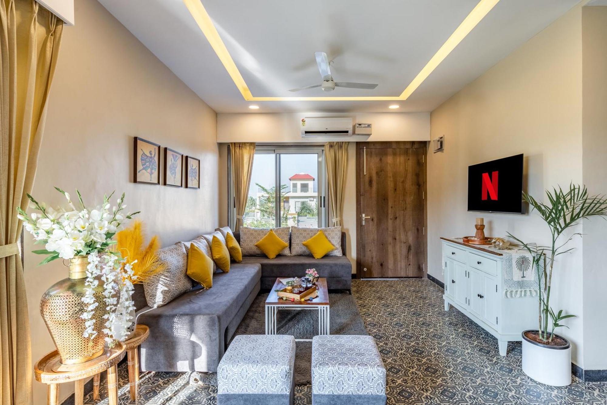 Elivaas 2 Bhk Pet Friendly With Pvt Pool - Heaven In Hill Villa Udaipur