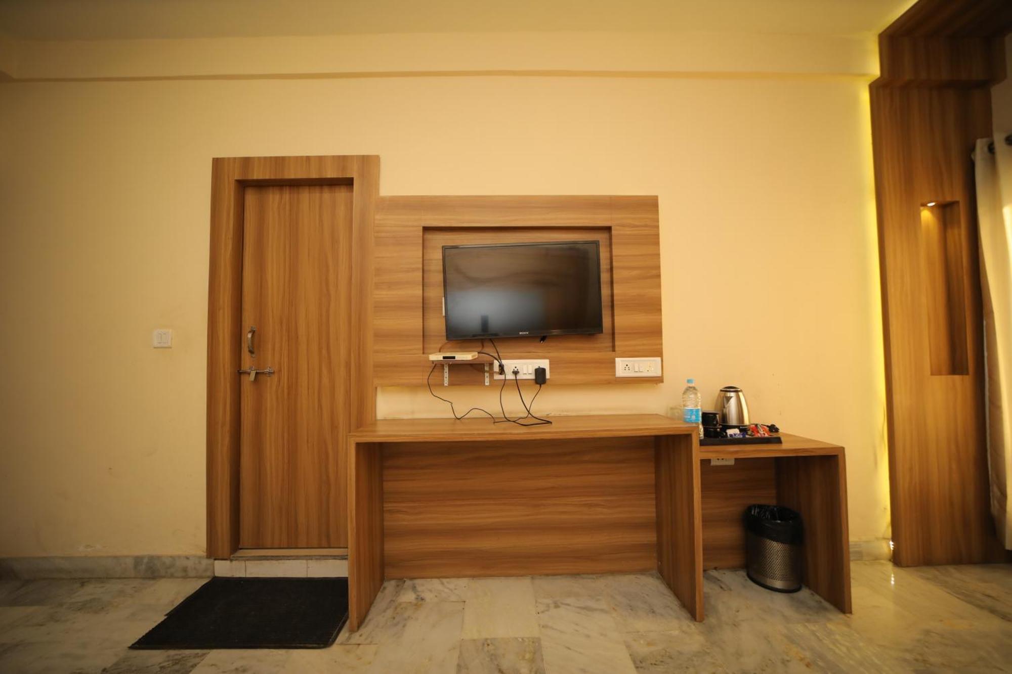 Damanis Hotel