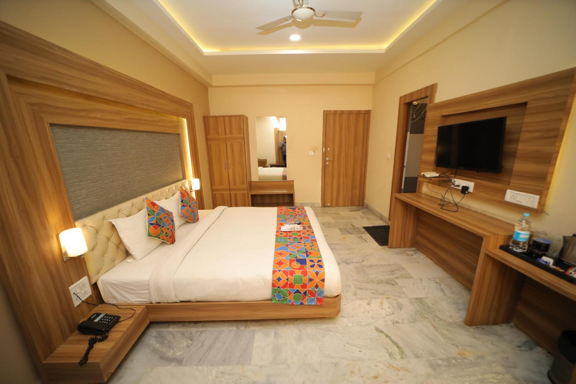 Damanis Hotel