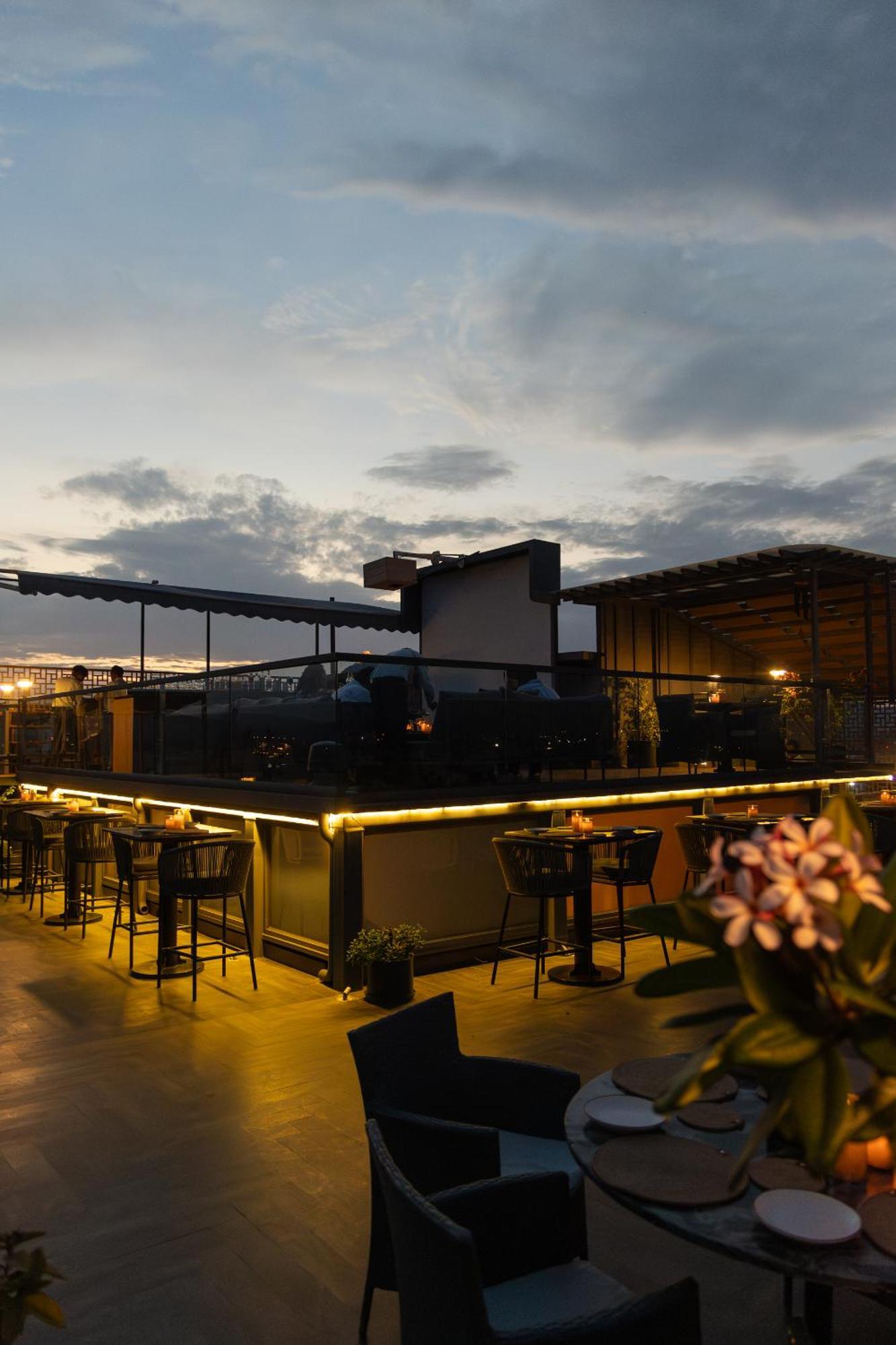 Aura Boutique Hotel 4*