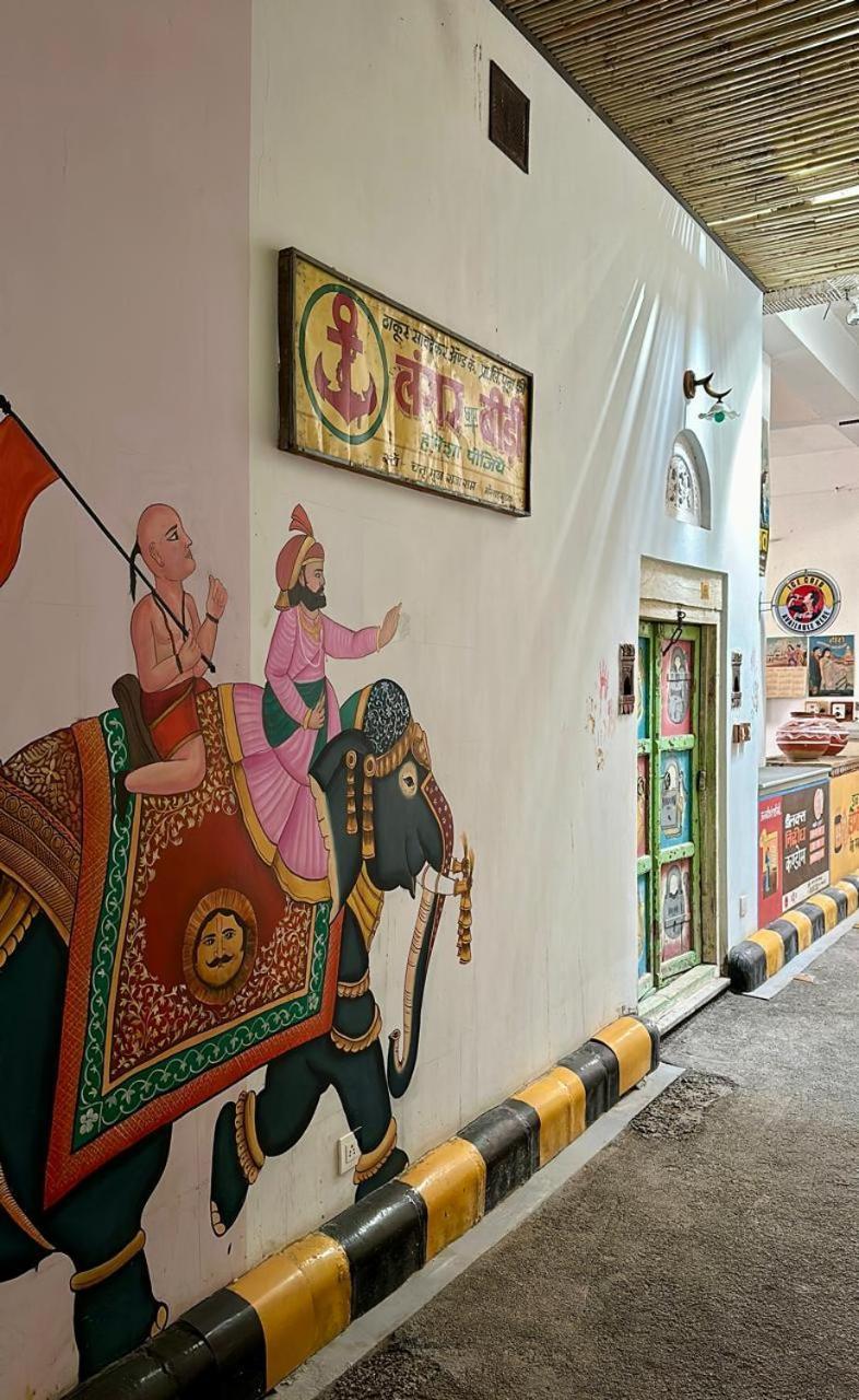 Kol Pol Mohalla Boutique