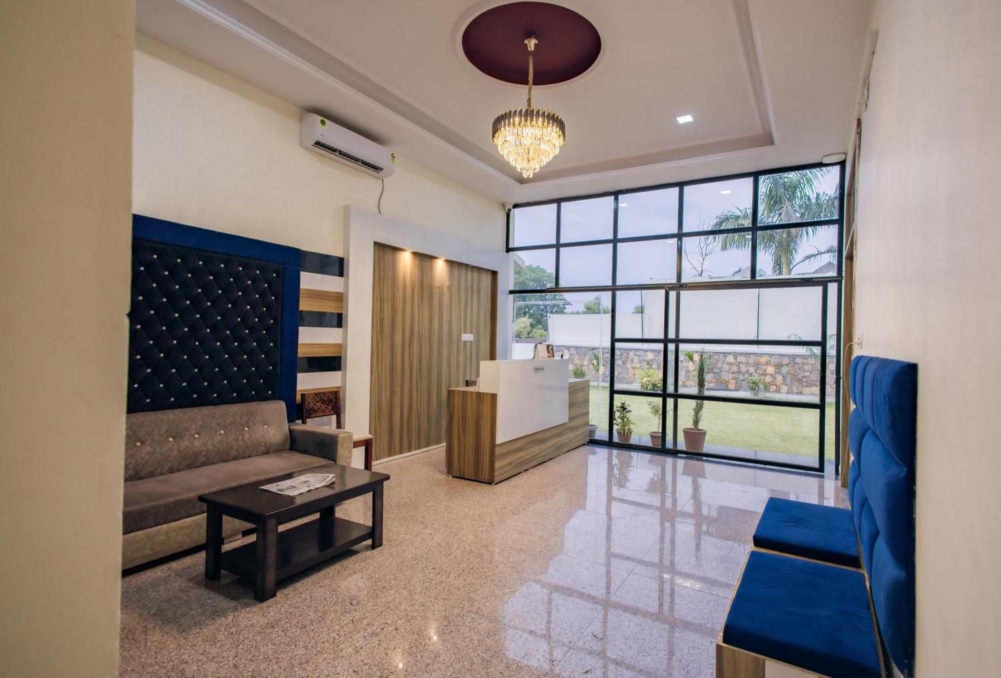 Serenity Hill - A Boutique In 3*