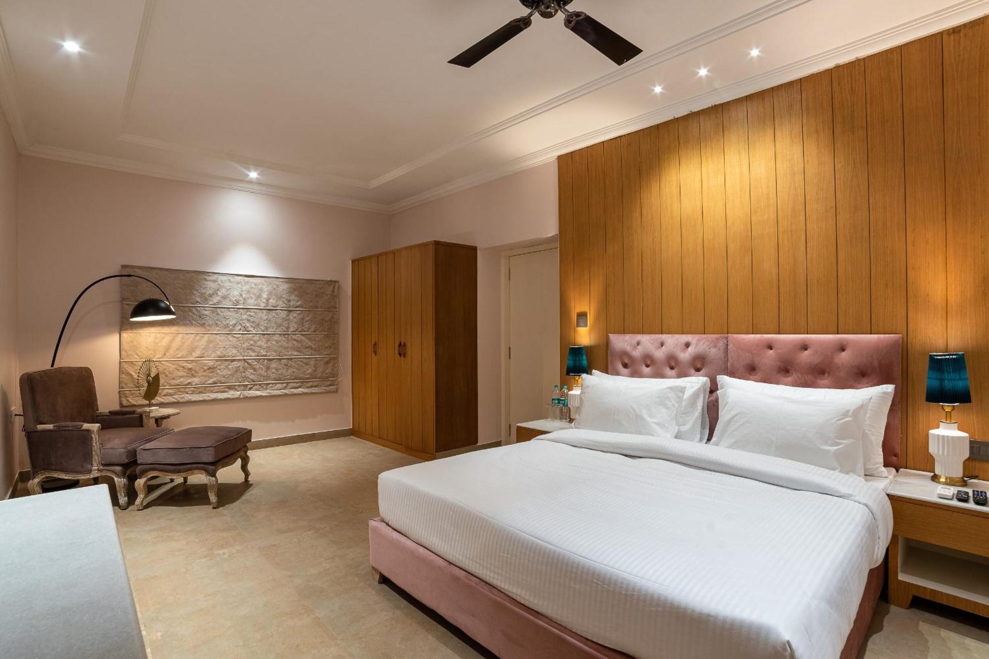 1 Amiras - Entire At Fateh Sagar, Guest house Udaipur