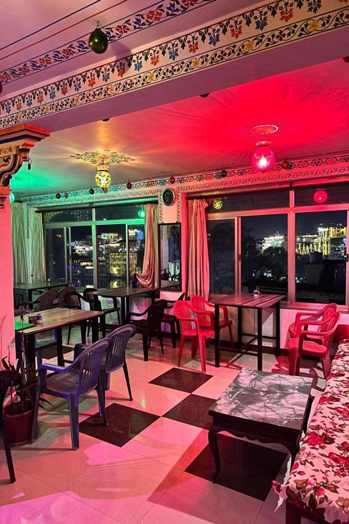 Guest house Nukkad Near Palace