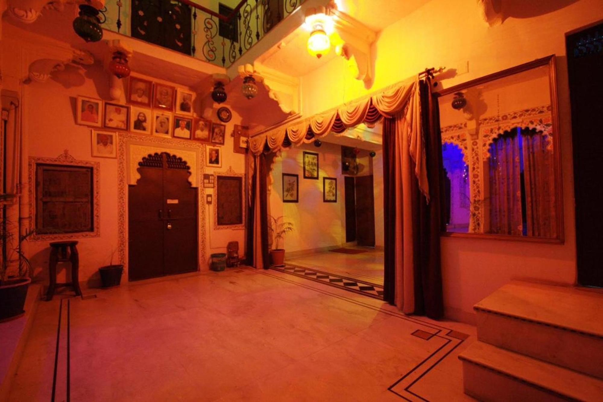 Nukkad Near Palace
