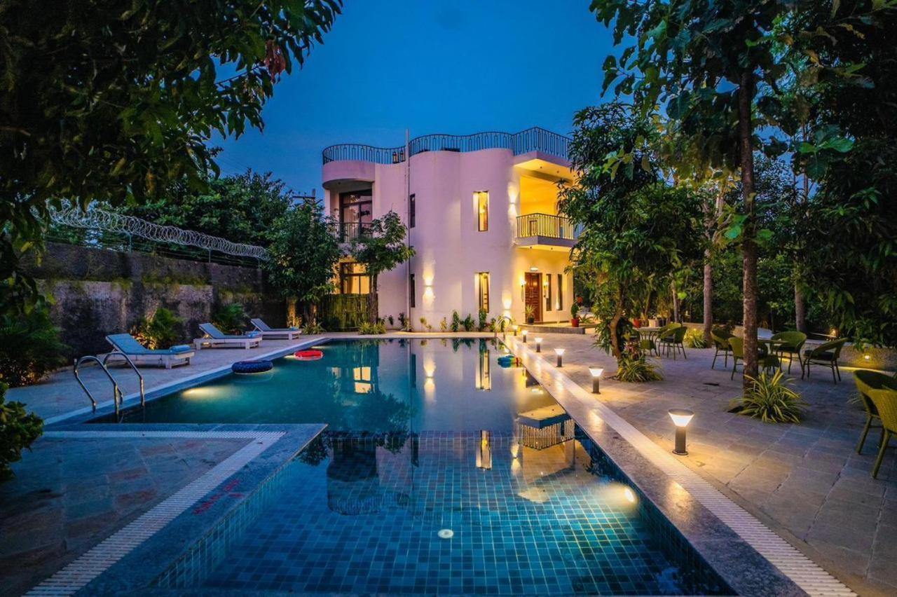 Mahogany Mansion *