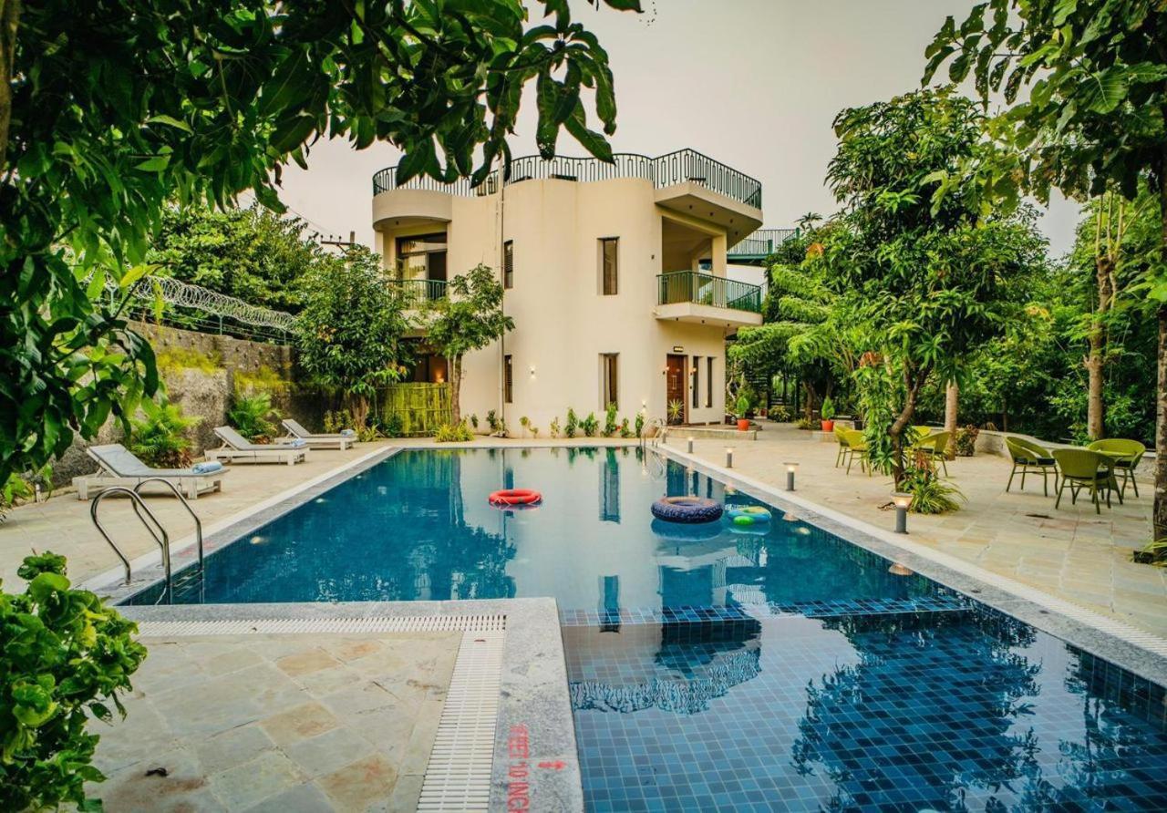 Villa Mahogany Mansion *