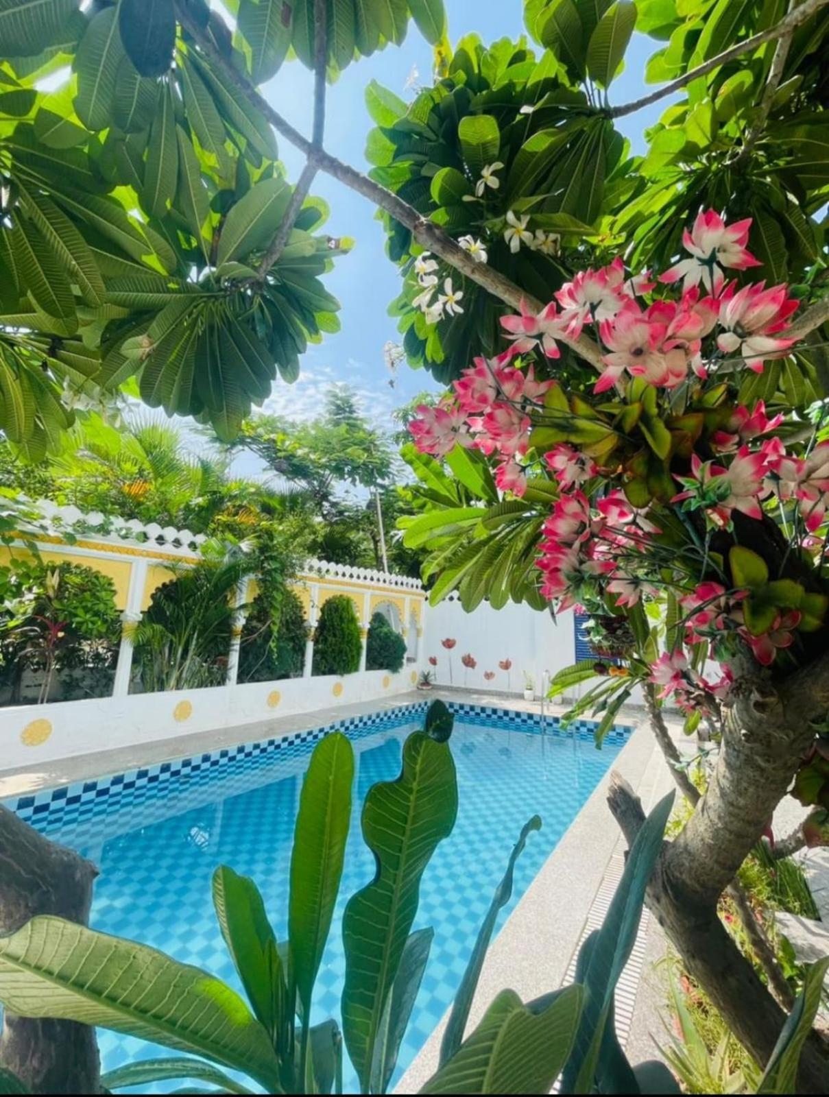 Royal Heritage Haveli Resort *