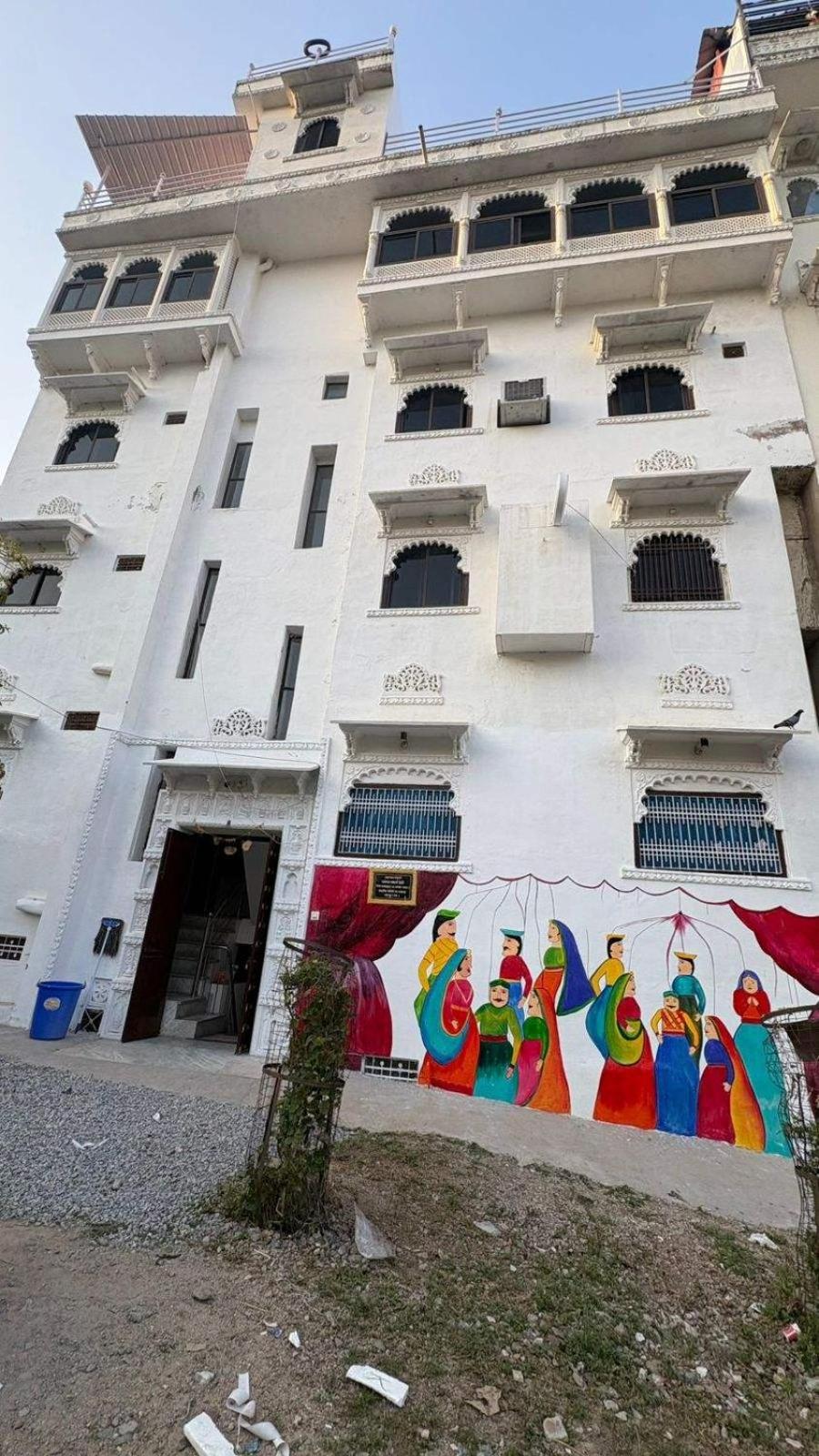 Multiple Stories, Hostel Udaipur
