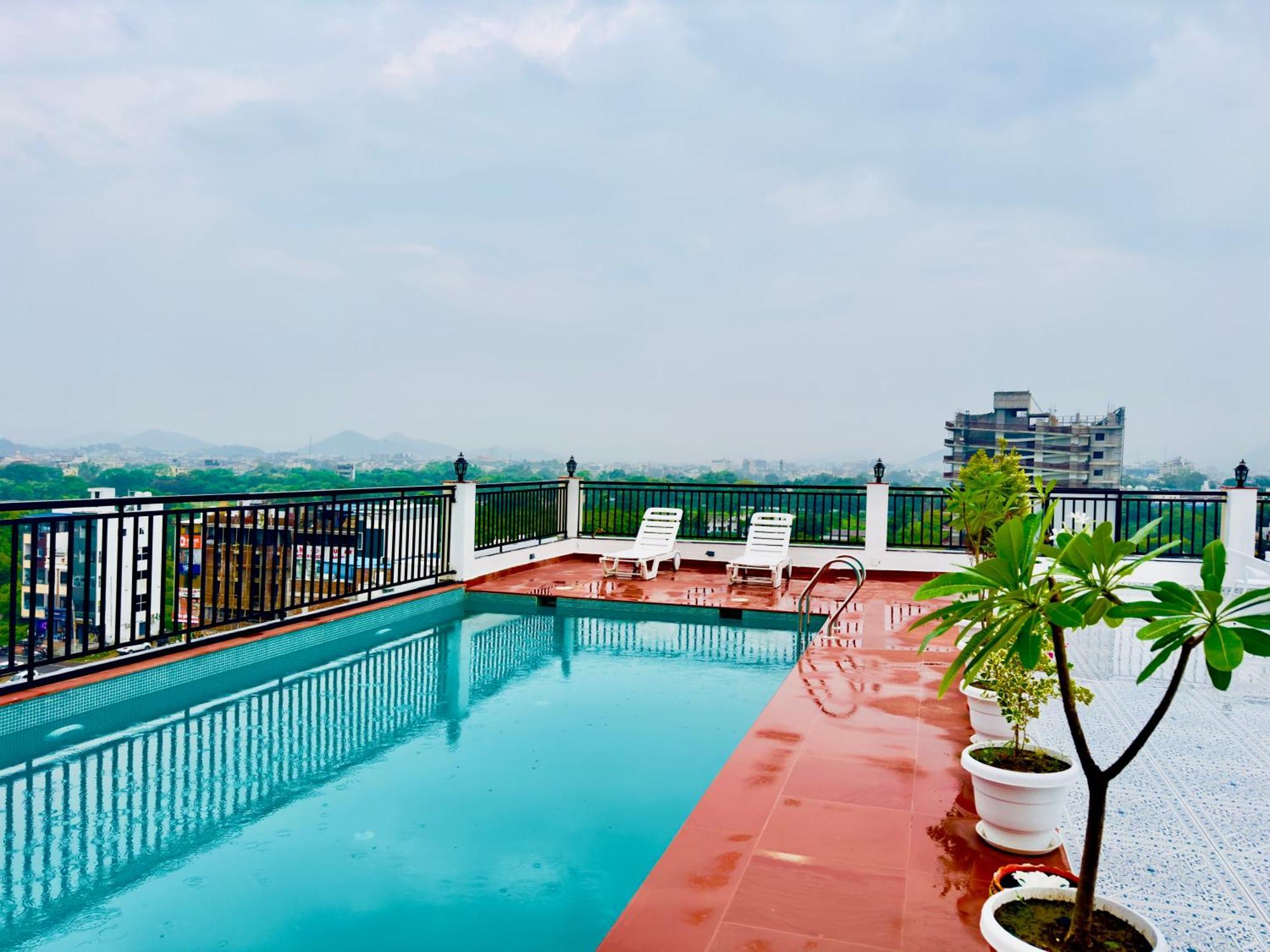 De Glance - Udaipuri Restaurant I Terrace Swimming Pool I Banquet Udaipur