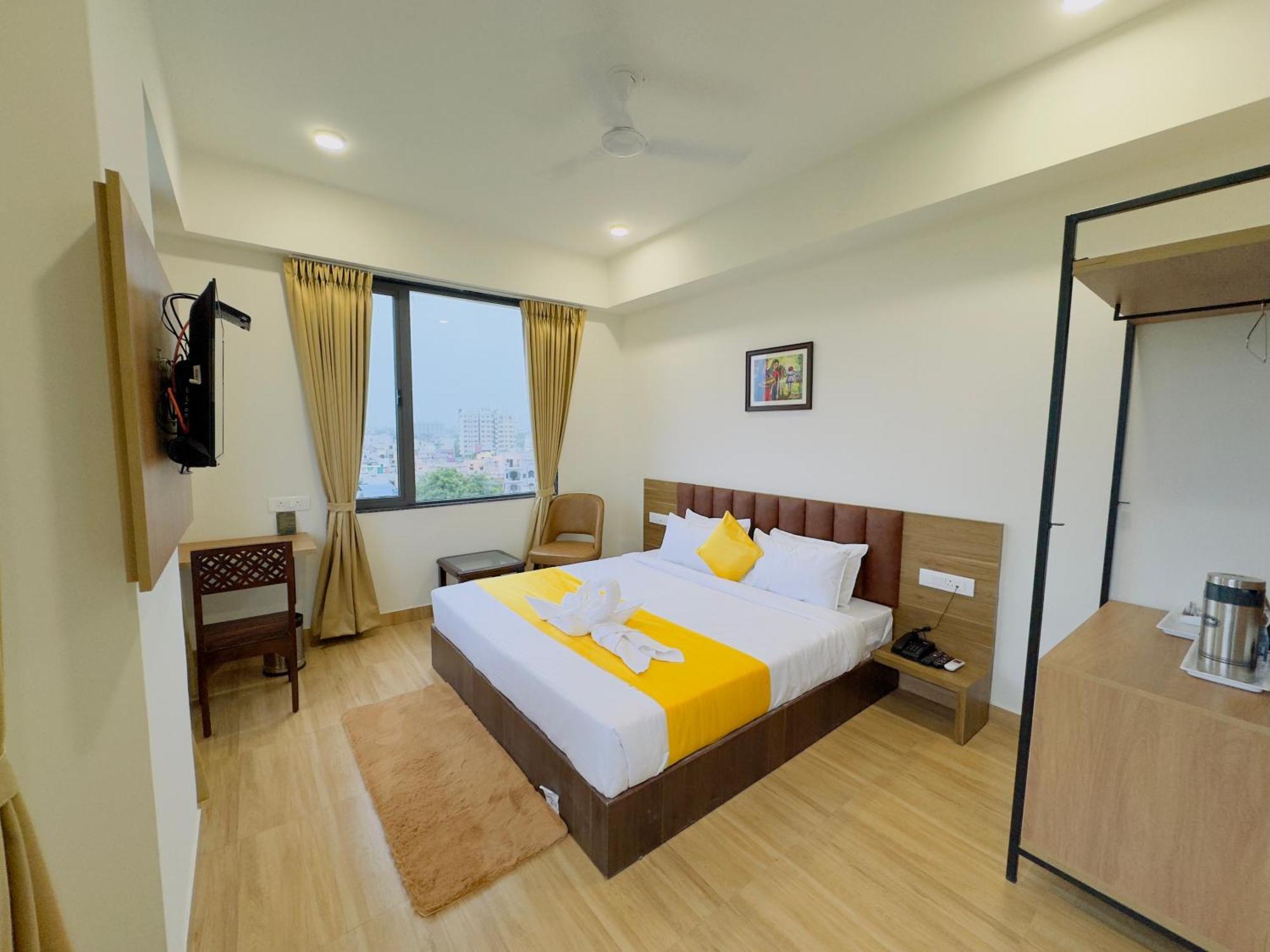 Hotel De Glance - Udaipuri Restaurant I Terrace Swimming Pool I Banquet 4*