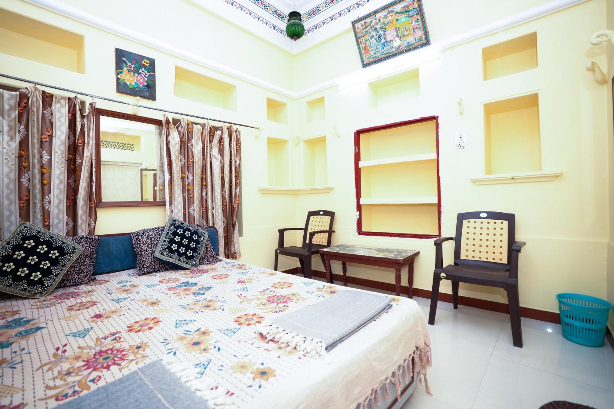 Guest house Nukkad Near Palace