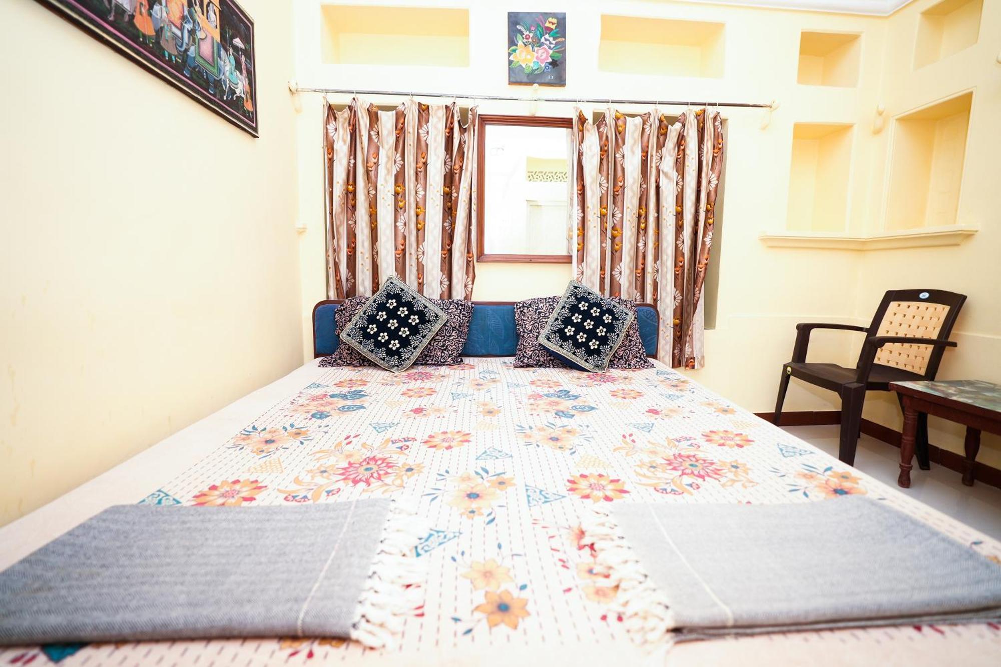 Guest house Nukkad Near Palace *