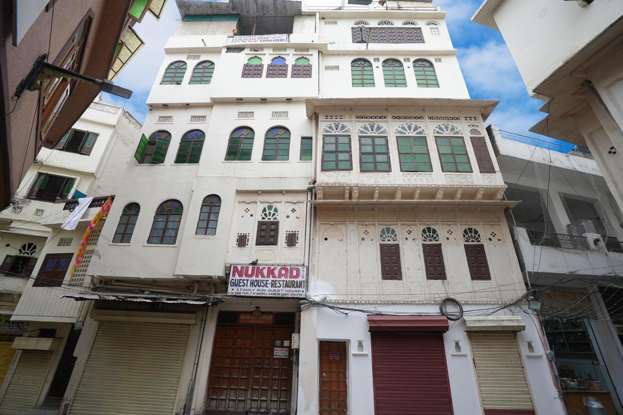 Nukkad Near Palace