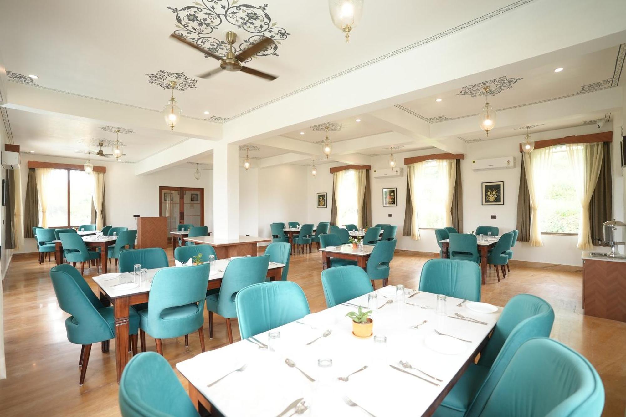 Resort Maangarh 4*