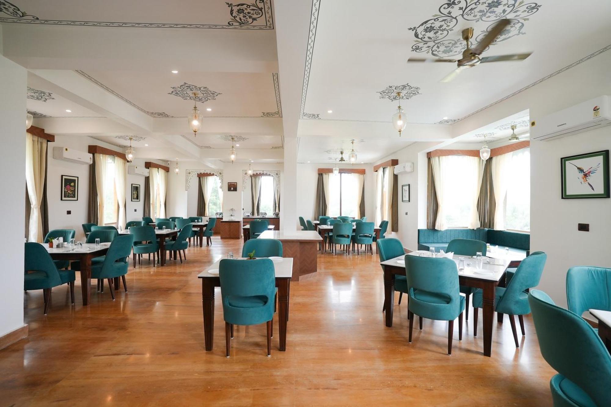 Resort Maangarh 4*