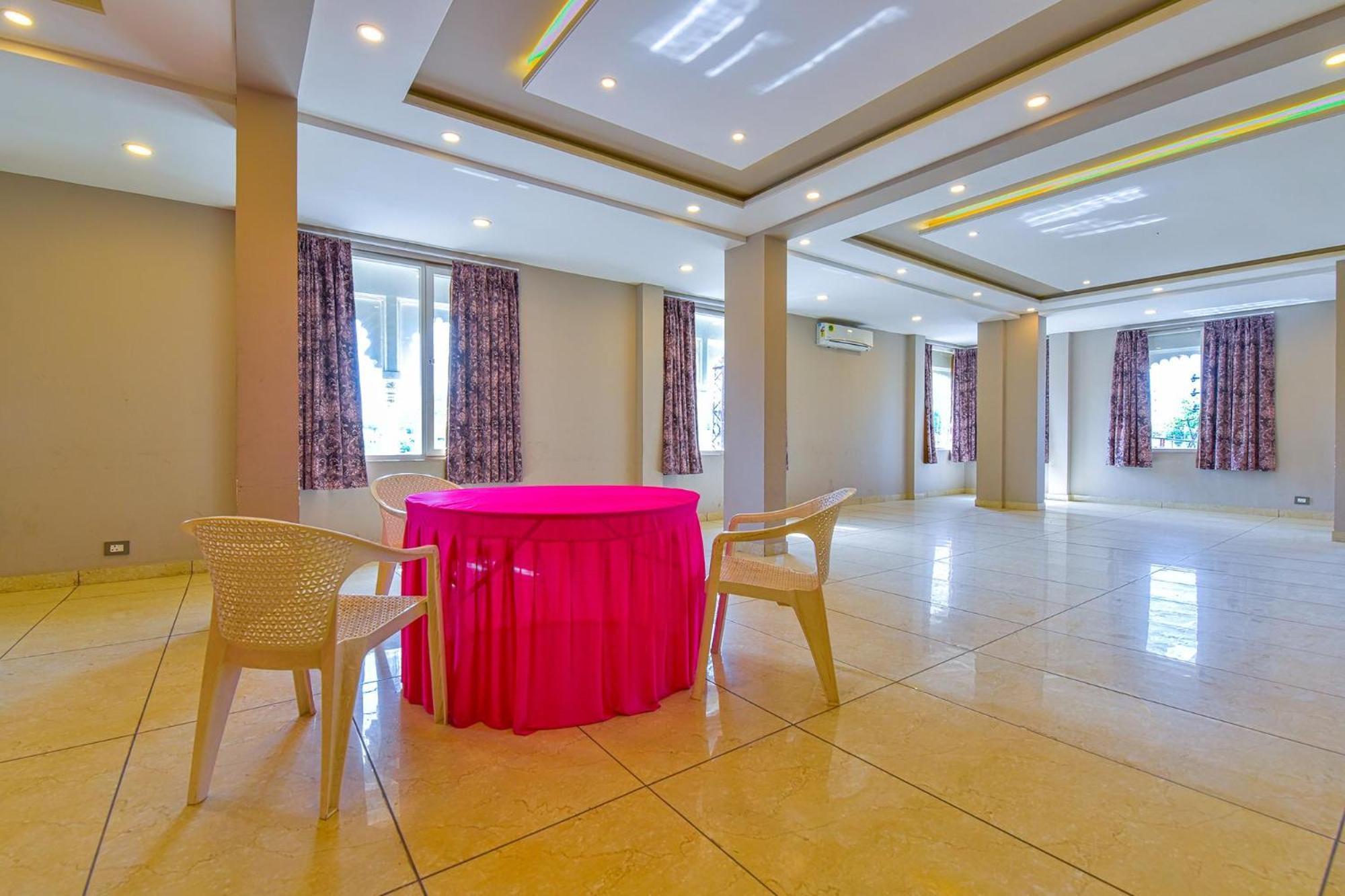 Fabhotel Maanvad Garh Hotel 3*