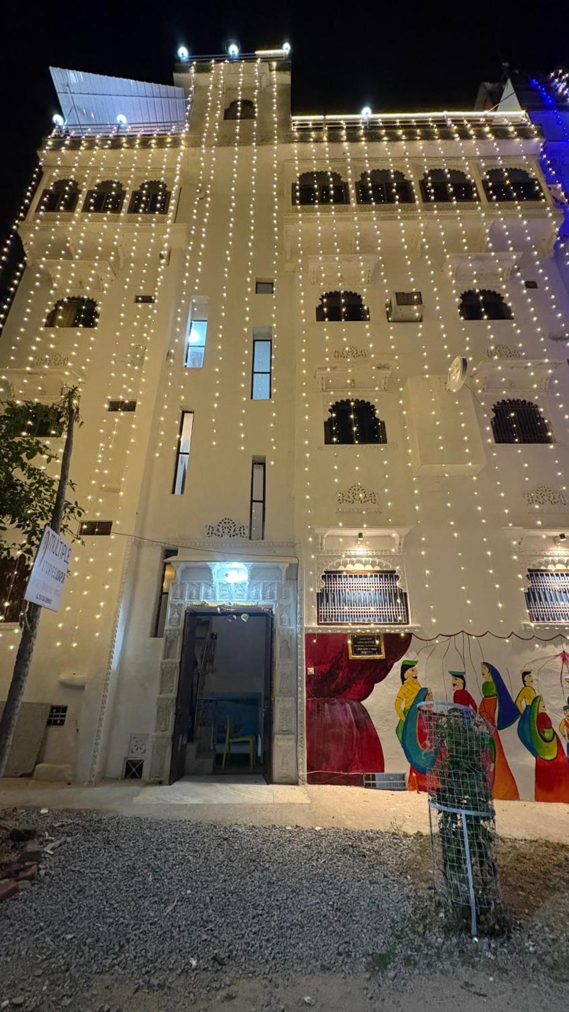 Multiple Stories, Hostel