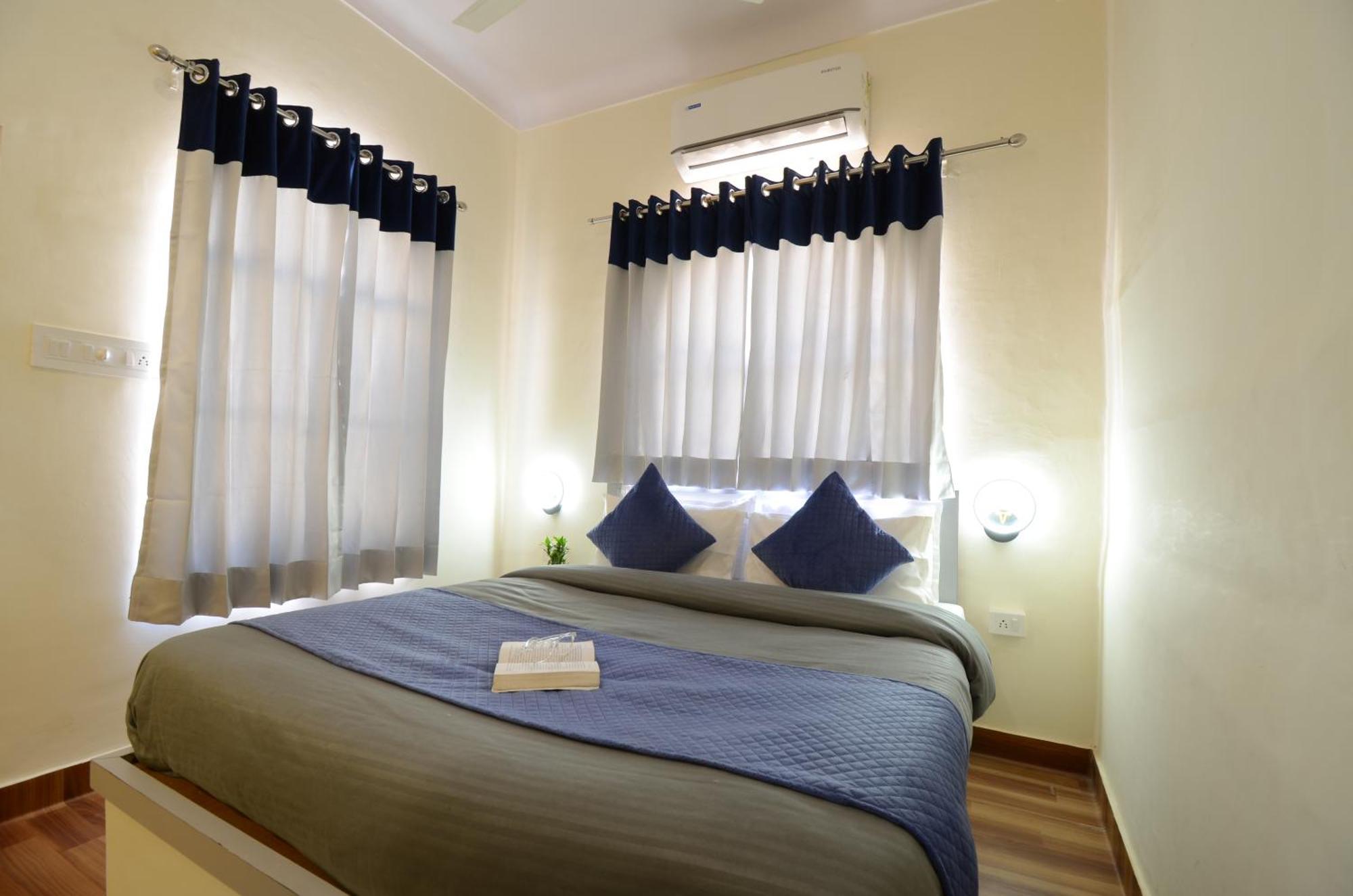 Shalom Backpackers Hostel *