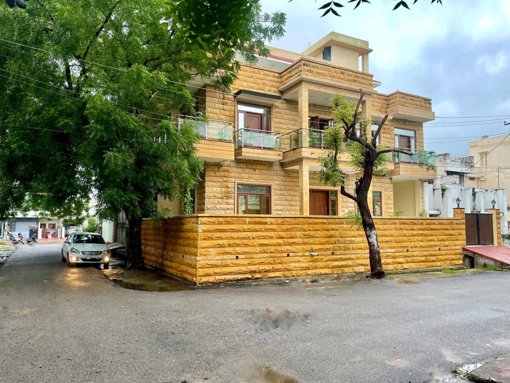 Karni Nivvas - Luxury Redefined Villa *