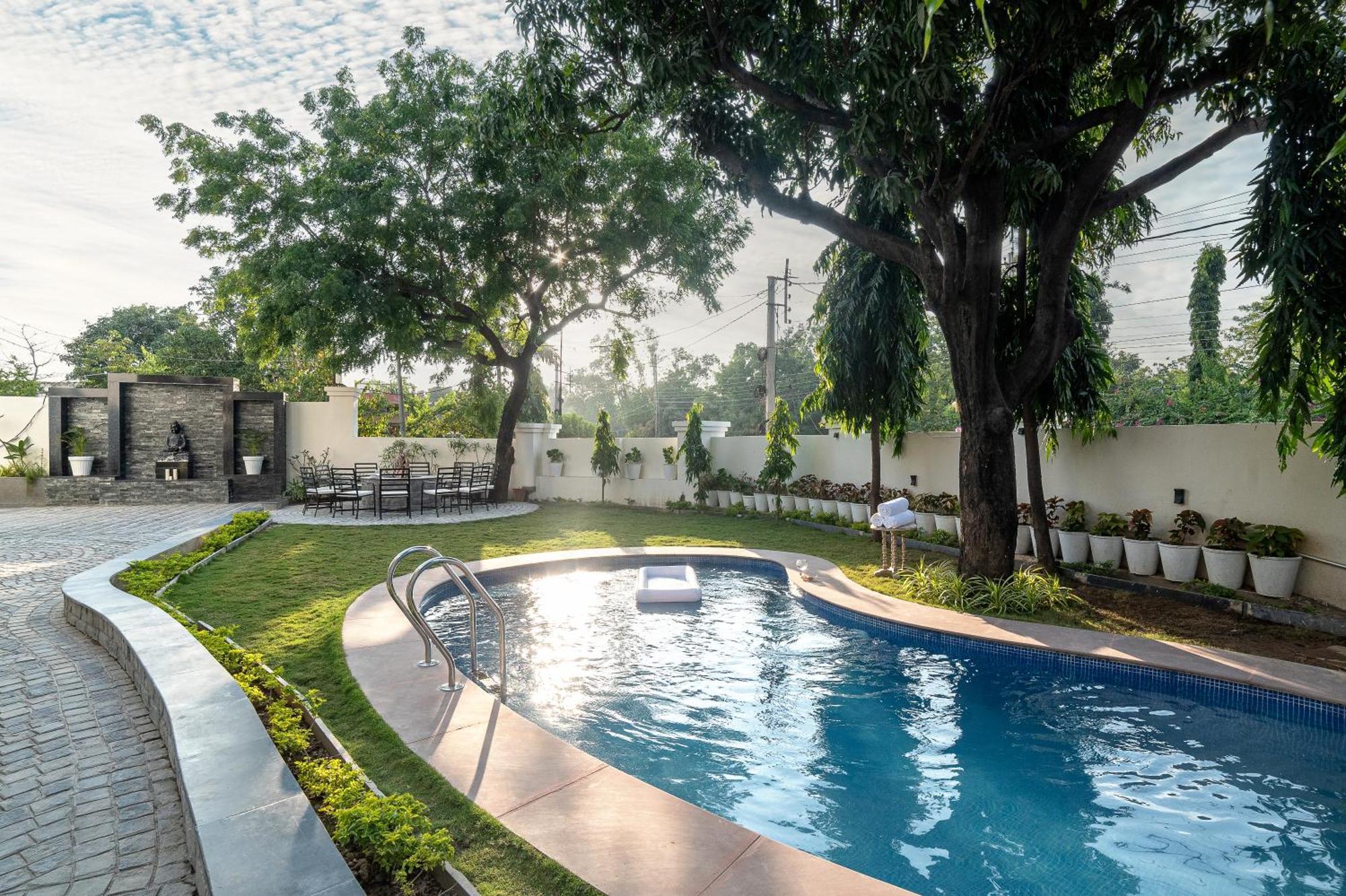 Guest house 1 Amiras - Entire At Fateh Sagar, *