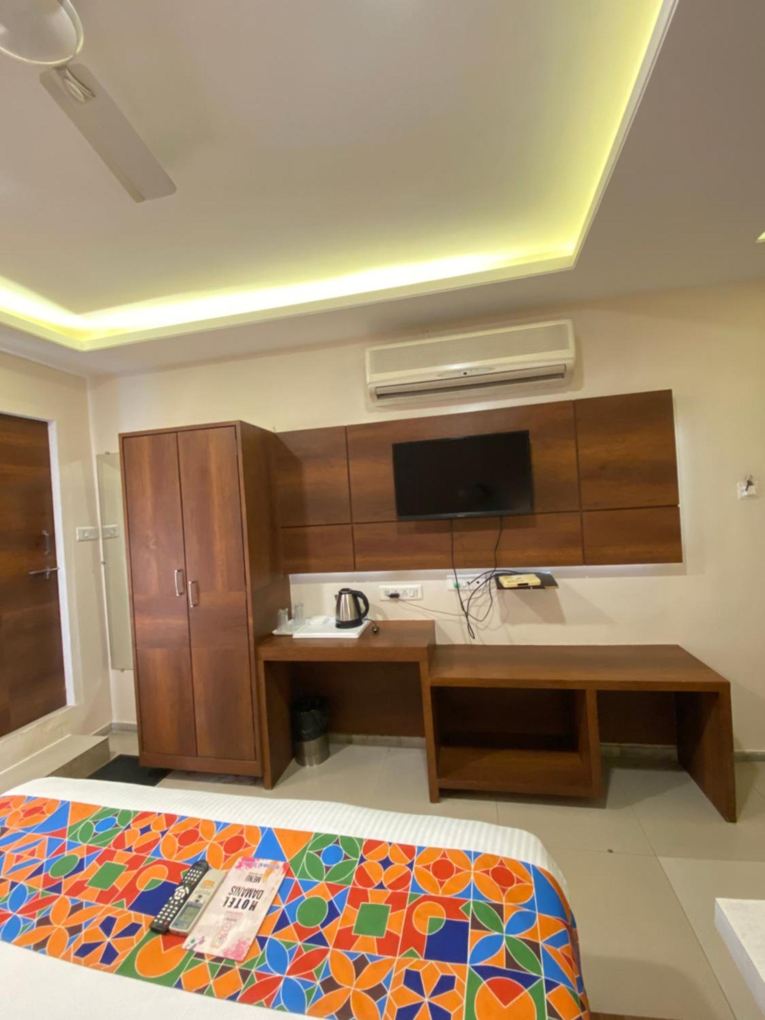 Damanis Hotel