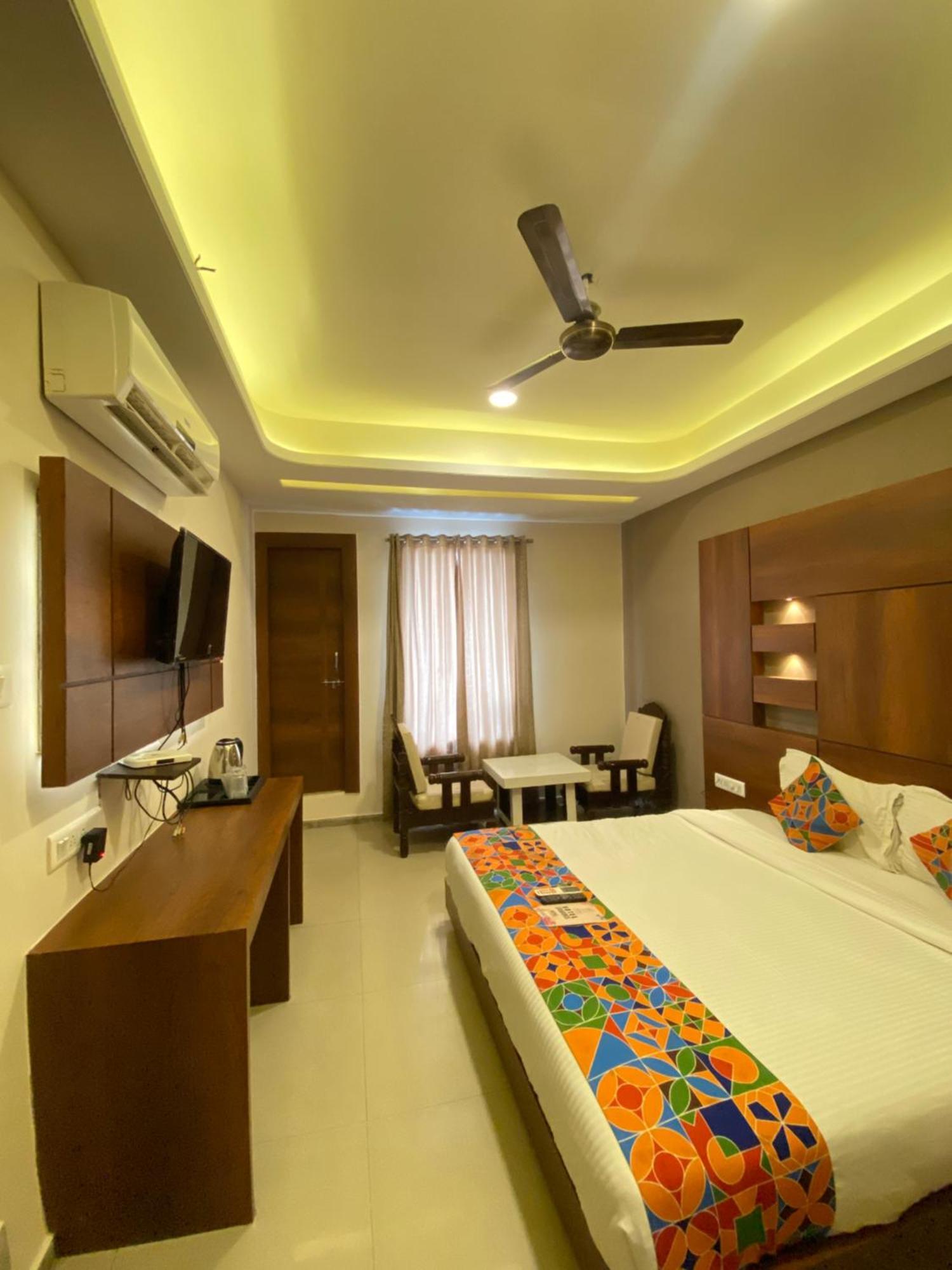 Hotel Damanis *