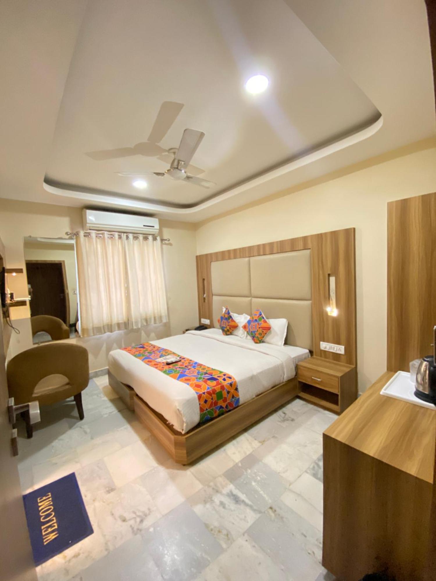 Damanis Hotel *