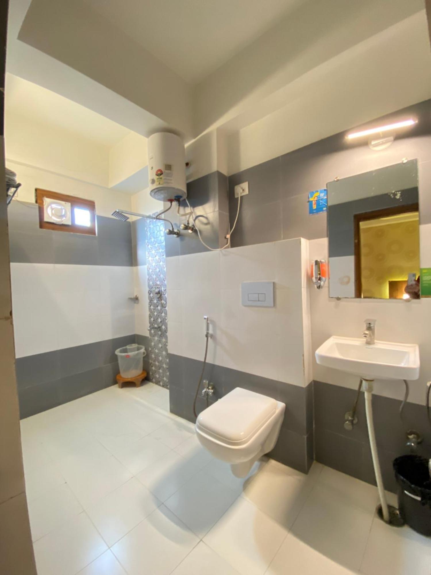 Hotel Damanis *