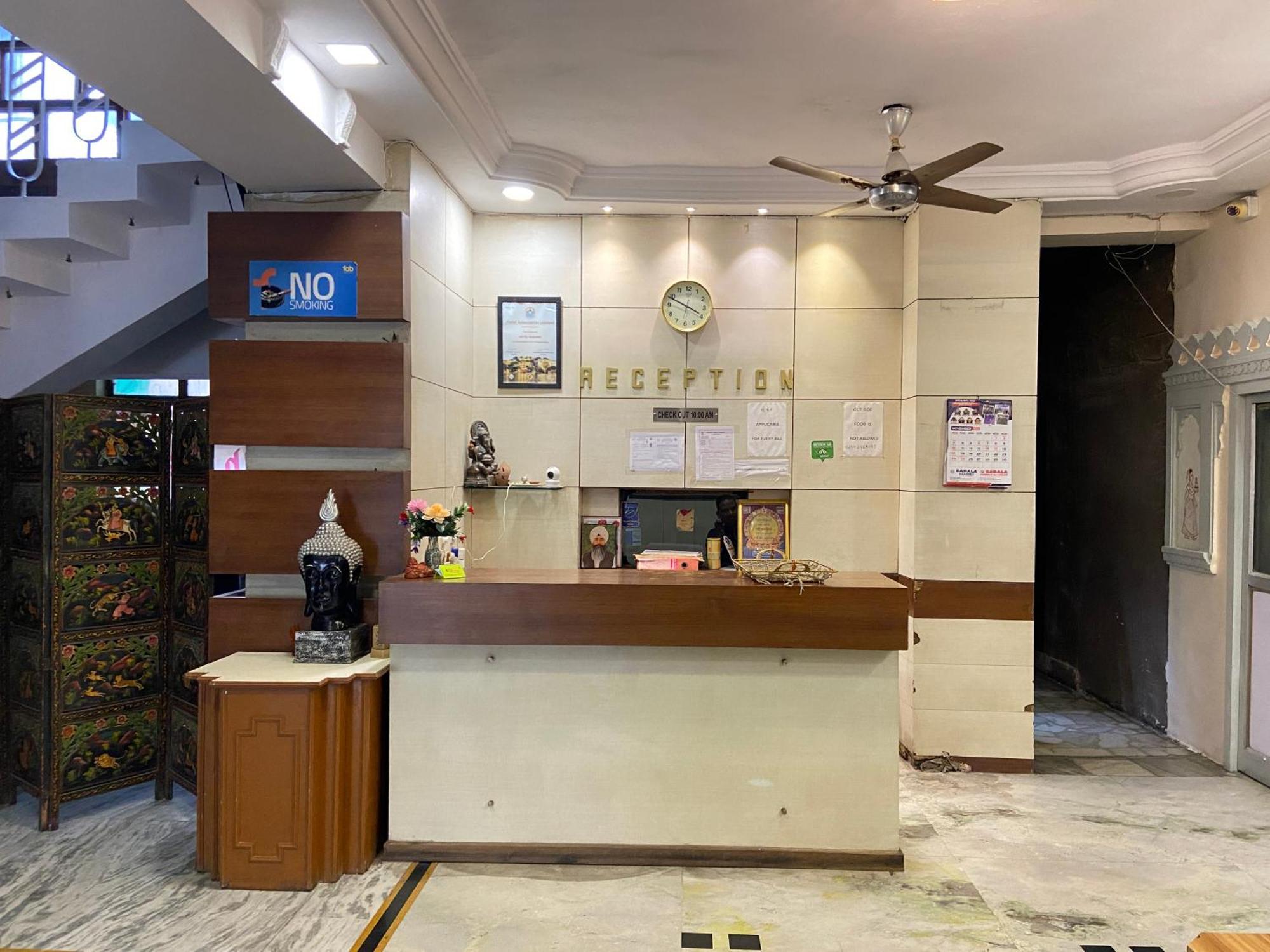 Damanis Hotel