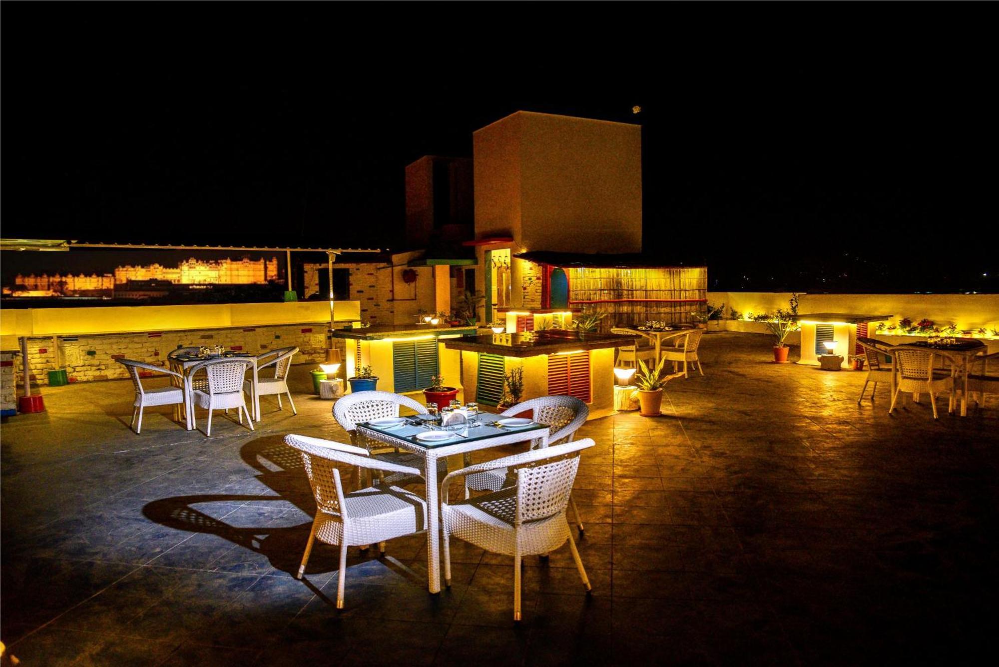 Vishnupriya Hotel 3*