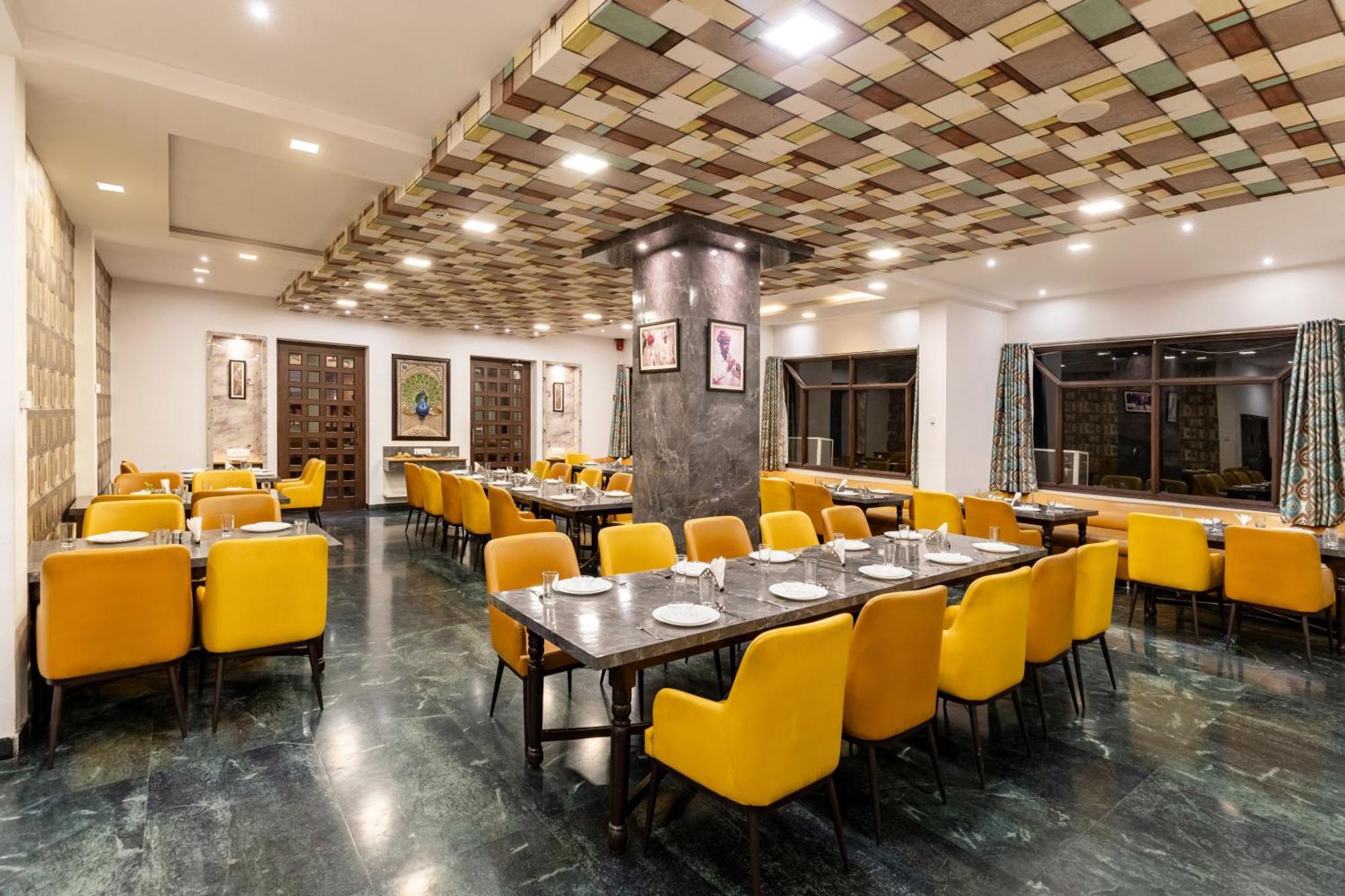 Hotel Vishnupriya 3*